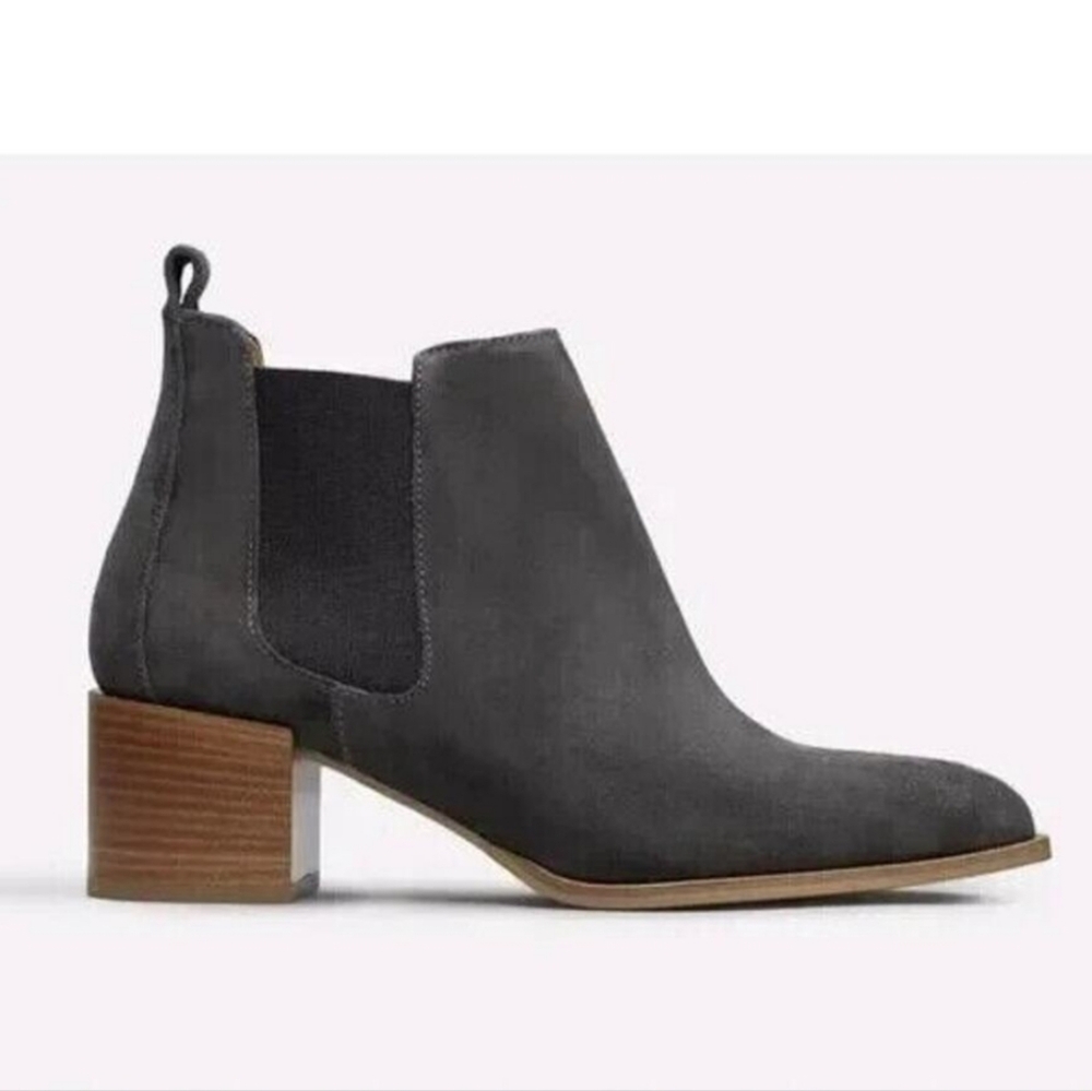 Everlane Chelsea Gray Suede Leather Block Heel Ankle Boots Size 7